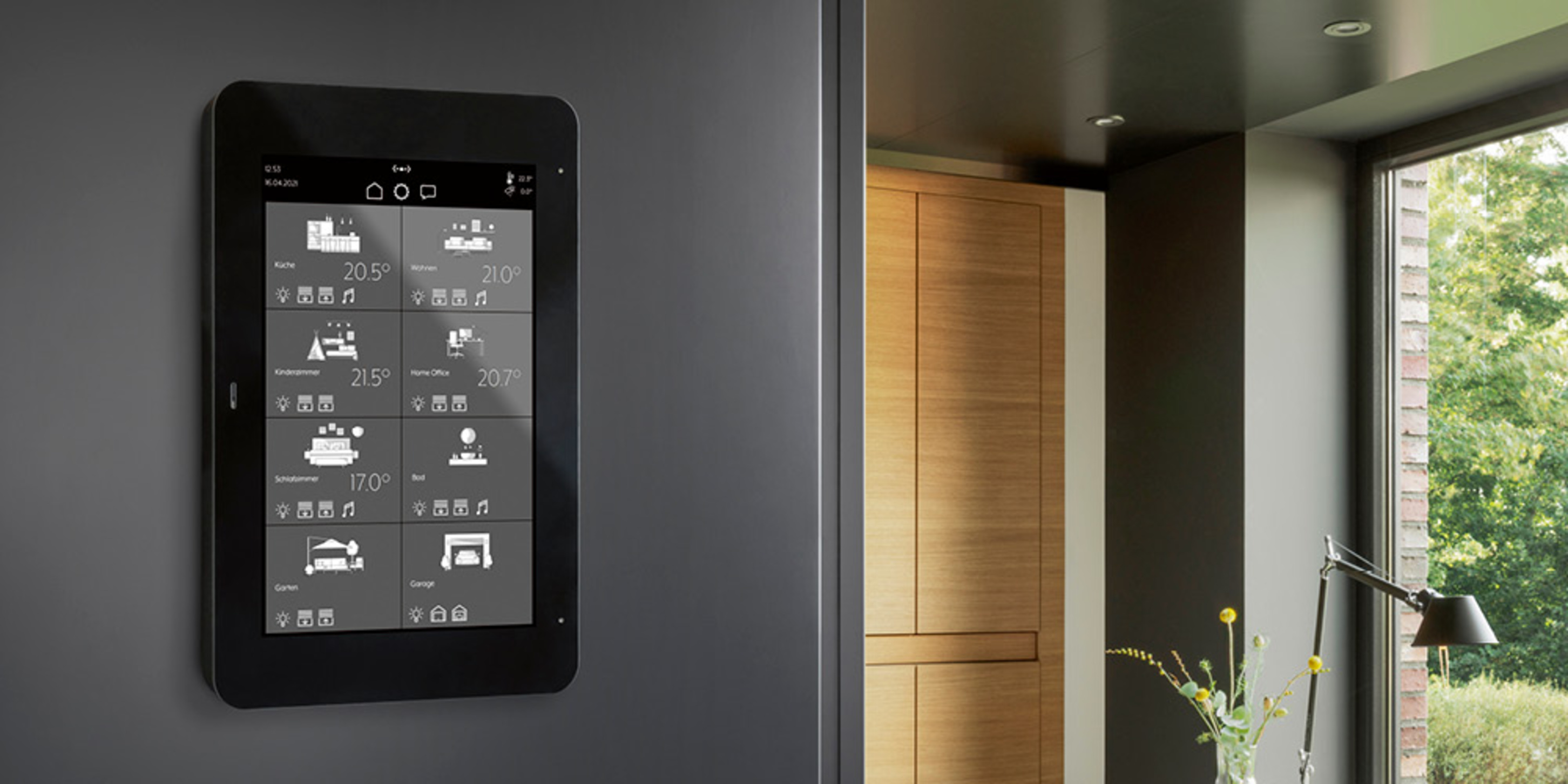 JUNG Smart Panel 8 bei P&N Elektromeister OHG in Mühlheim am Main